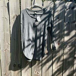 Bobeau Gray Long Sleeve Women's Top